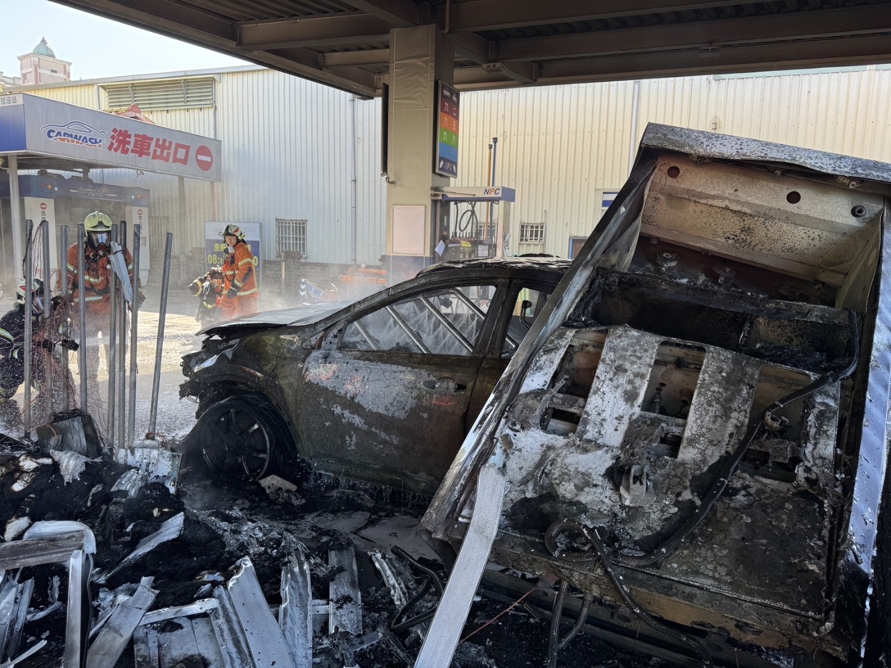 Pom Bensin di Taoyuan Dilanda Kebakaran Hebat, Mobil Hangus Jadi Besi Rongsok!