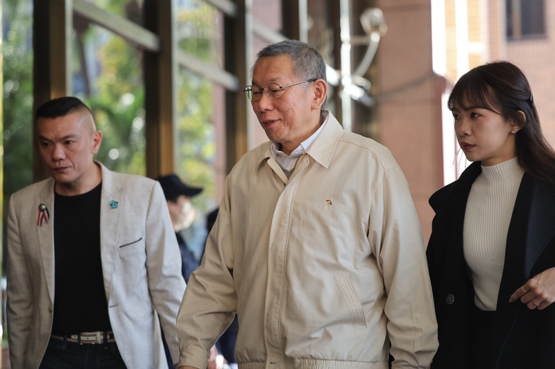 Pengadilan Menaikkan Jaminan untuk Ketua TPP Ko Wen-je dalam Kasus Korupsi, Memerintahkannya untuk Mengenakan Borgol Elektronik