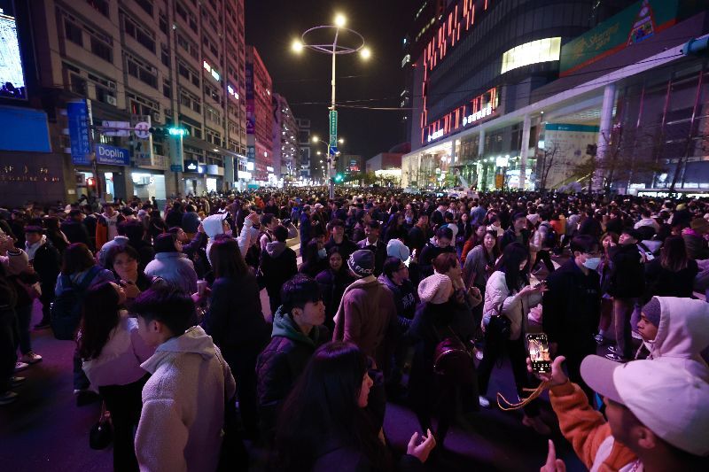 Catat Rekor Tahun Ini! Tahun Baru 2025 di Kota Taipei Berlangsung Meriah, Volume Penumpang MRT Taipei Mencapai 2,8 Juta