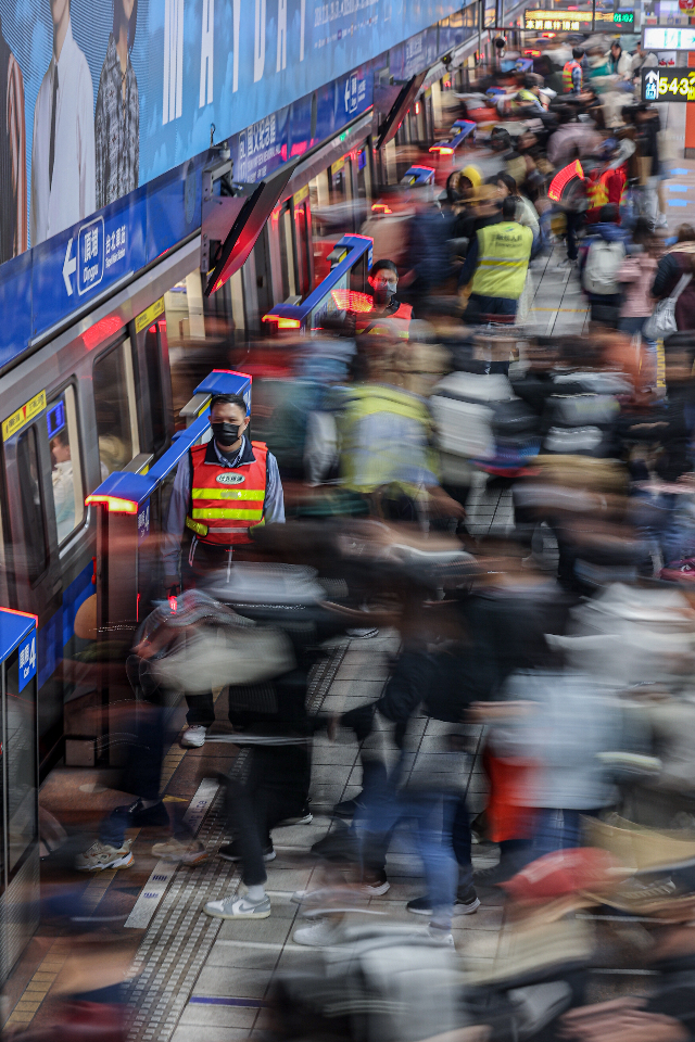 Tidak Ada yang Klaim! Dalam Setahun, Total Lelang Barang Hilang di MRT Taipei Capai NT$7,4 Juta, Tuai Kritik!