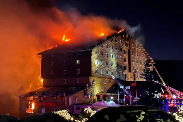 Kebakaran Besar Landa Resort Ski di Turki, 66 Orang Meninggal