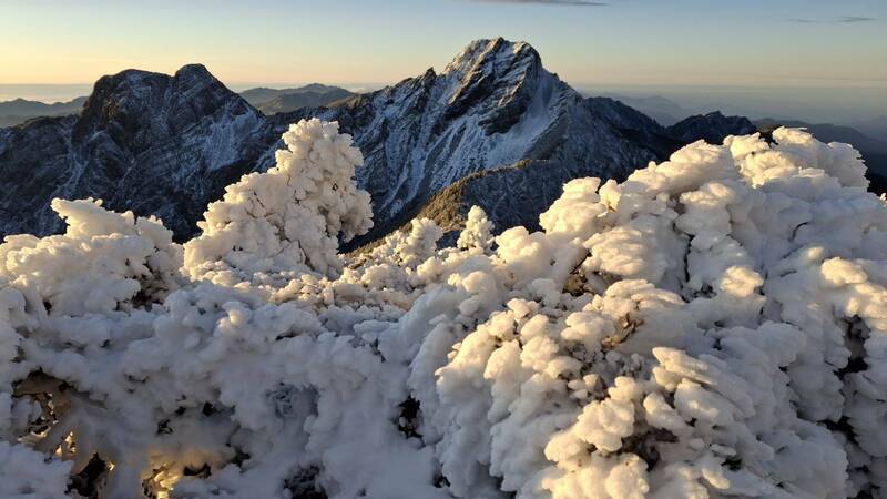 Gelombang Udara Dingin Pecahkan Rekor Suhu Terendah 10 Tahun Terakhir di Gunung Yushan! Foto Puncak Gunung yang Indah dengan Suhu -14,5C Terungkap