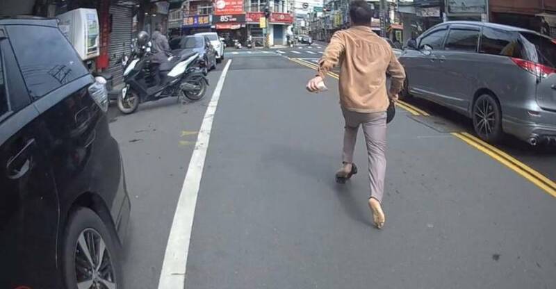 Kabur Setahun di Taiwan, Pekerja Hilang Kontak Ini Tertangkap Lantaran Menyeberang Jalan Secara Sembarangan