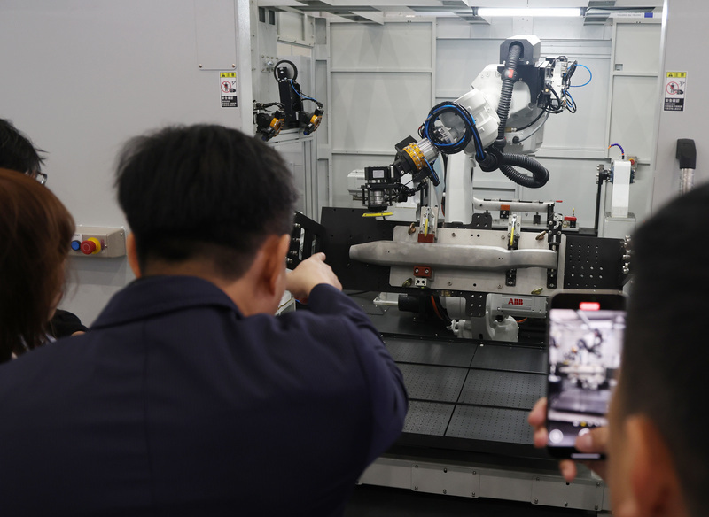 TIMTOS 2025 Tampilkan Robot AI, 30% Lowongan Kerja Bisa Hilang dalam 10 Tahun