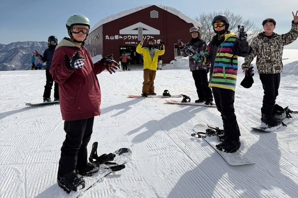 32 Mahasiswa HKU Ikuti Pelatihan Ski di Jepang, Bidik Sertifikasi untuk Tingkatkan Daya Saing Internasional