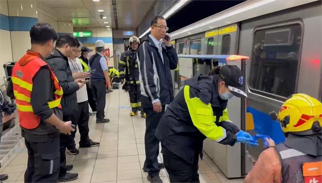 Tragedi di Stasiun MRT Fuzhong Jalur Bannan: Wanita 23 Tahun Meninggal Setelah Jatuh ke Rel