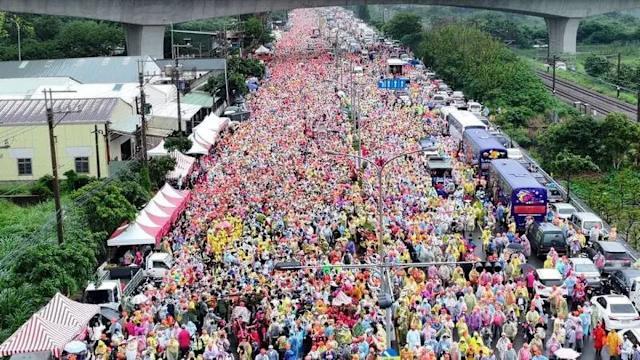 Ritual Arak-arak Tandu Dewi Mazu Baishatun Berakhir Meriah, Total Peserta di Sepanjang Rute Capai Angka Fantastis 700 Ribu Orang