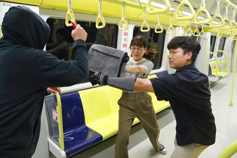 MRT New Taipei Sediakan Ransel dan Sarung Tangan Pelindung untuk Memperkuat Mekanisme Perlindungan