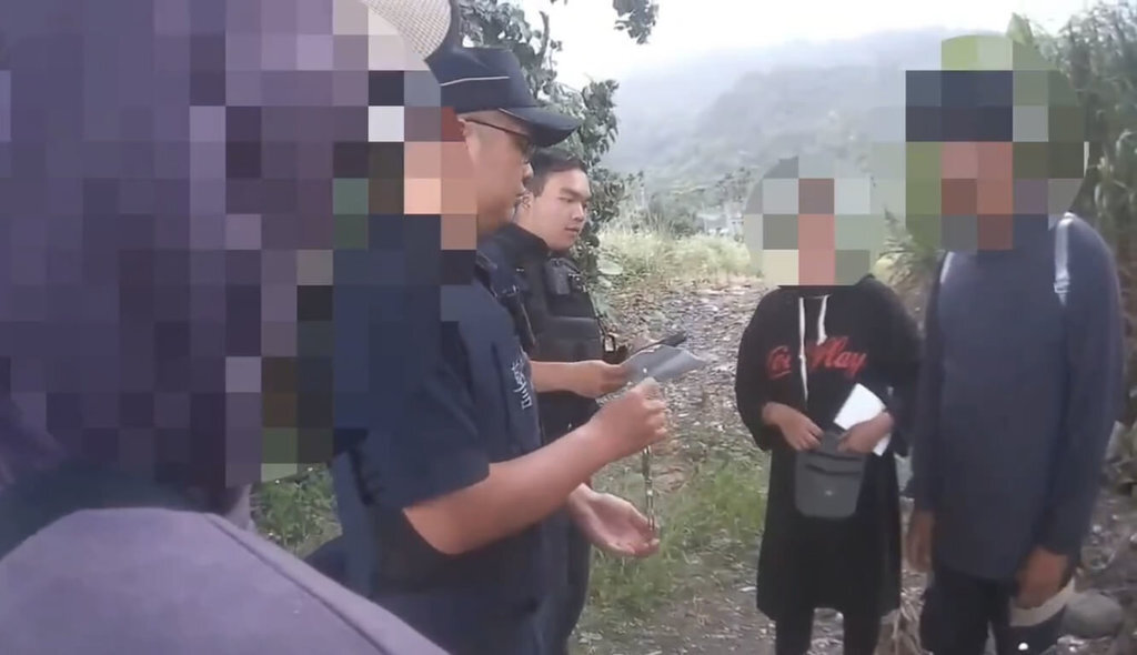 5 Pekerja Migran Hilang Kontak Ditangkap Karena Menyelinap Masuk Rumah Warga, Mencuri Makanan Bakcang