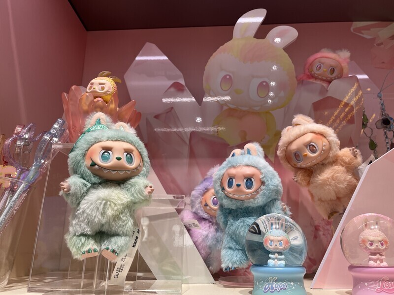 Tiongkok Berantas Produk KW, Penjualan Boneka Labubu di Pasar Yiwu Ditarik dari Rak Penjualannya