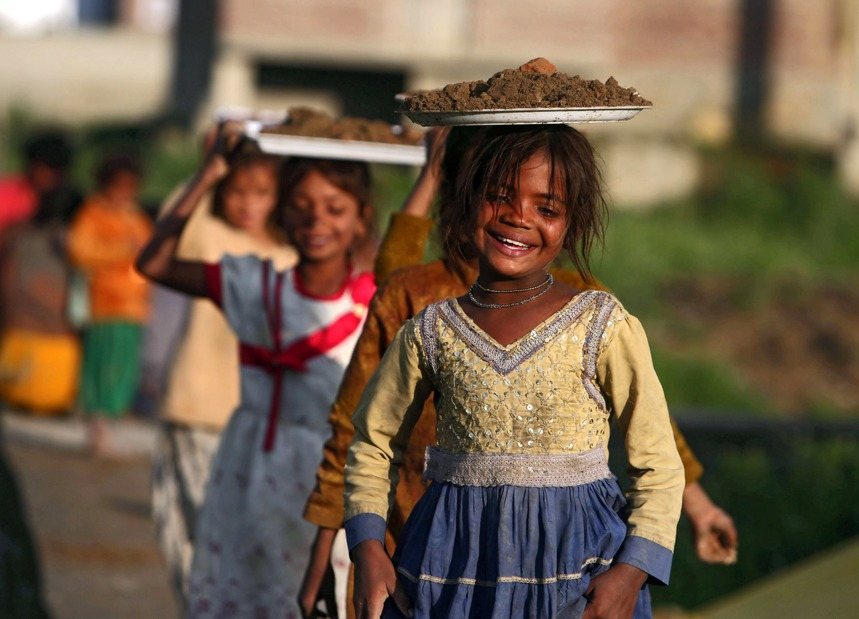 喀什米爾的孩童。圖／歐新社