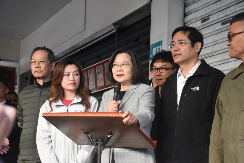 蔡英文總統早上9點到新北永和秀朗國小投完票後發表談話。記者江婉儀／攝影