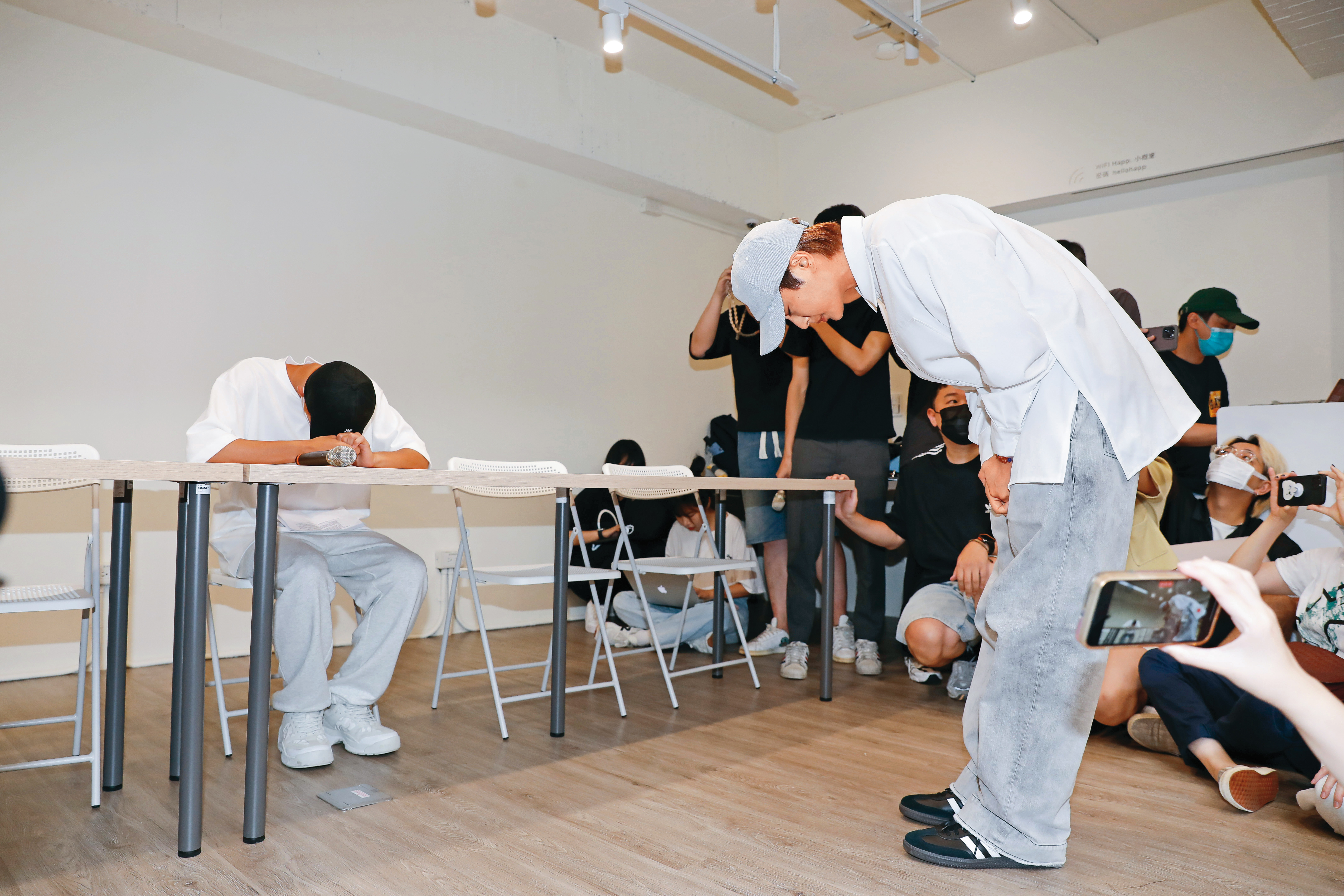 獨家】【從谷底爬出】桃色風暴後零收入炎亞綸代言回籠解危機- 鏡週刊Mirror Media
