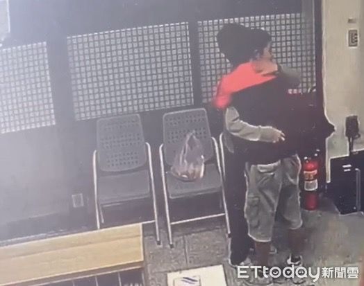 泰籍失聯移工被抓...女友衝警局投案兩人相擁淚泣：一起回家吧| ETtoday社會新聞| ETtoday新聞雲