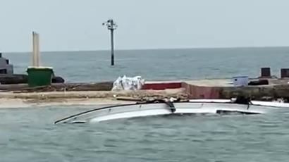 印尼快艇11日翻覆，船上34人獲救，1名台灣籍乘客仍下落不明。（圖／翻攝自「Julraflis」臉書）