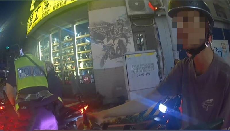 移工失聯3天騎車買晚餐被AI抓包「車牌註銷」驚訝問警：你怎麼知道| 社會| 三立新聞網SETN.COM
