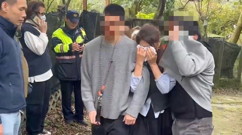 認屍八旬失智父崩潰！林葉亭掩面痛哭情緒崩潰任人攙扶| 娛樂星聞| 三立新聞網SETN.COM