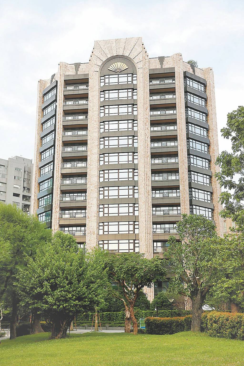 砸5.6億入手第九戶陳泰銘躍文華苑最大樓主- 日報- 工商時報