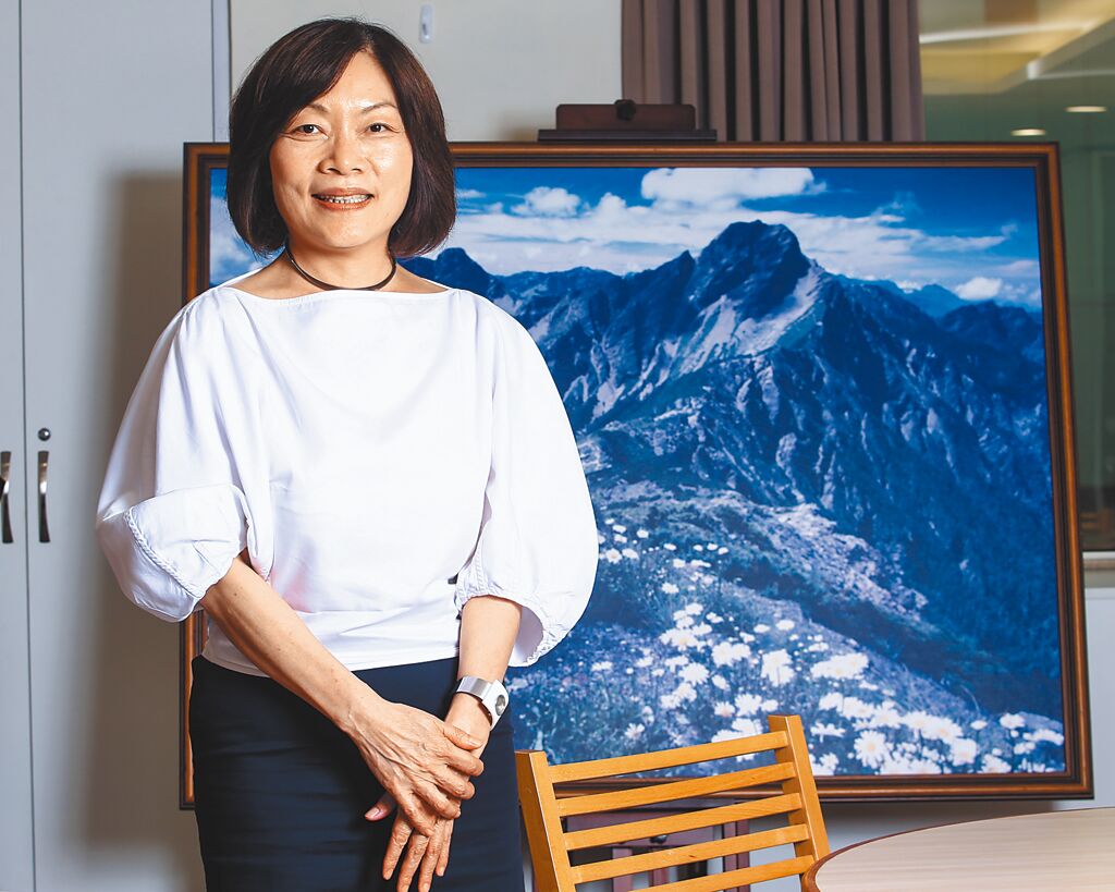 勞動部長何佩珊30日接受《中國時報》專訪，暢談缺工、勞保等議題。（鄧博仁攝）