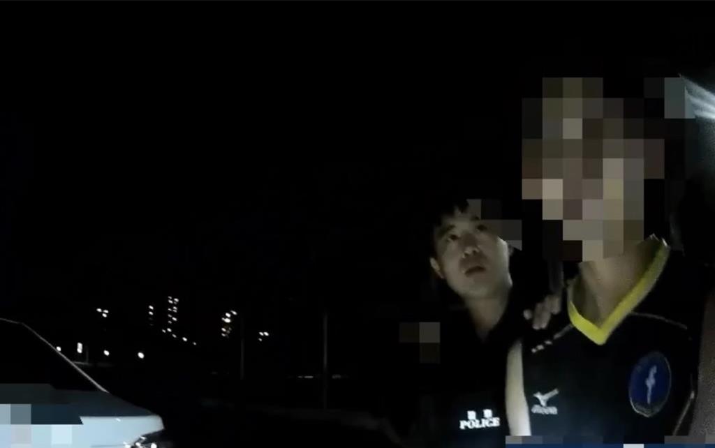 警方逮越南籍黎姓嫌犯。（翻攝照片／洪靖宜高雄傳真）