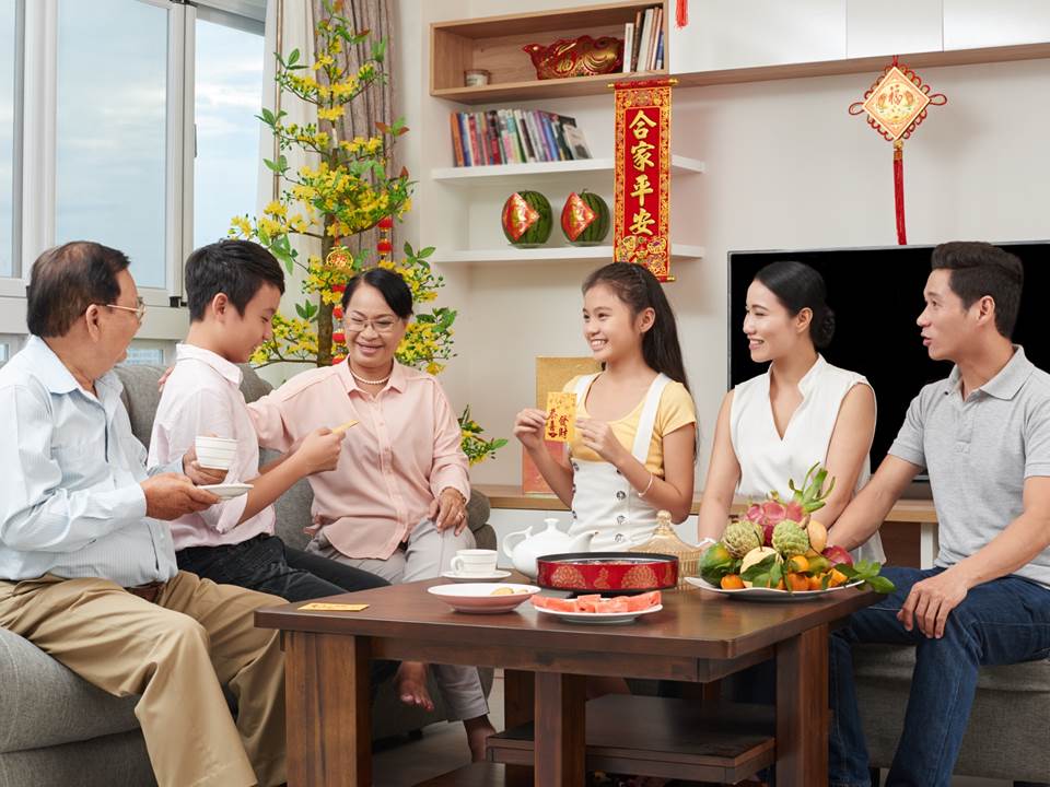 過年長輩最愛聊的話題有？各科系「崩潰問答」讓人大喊：嘜擱問｜518職場熊報